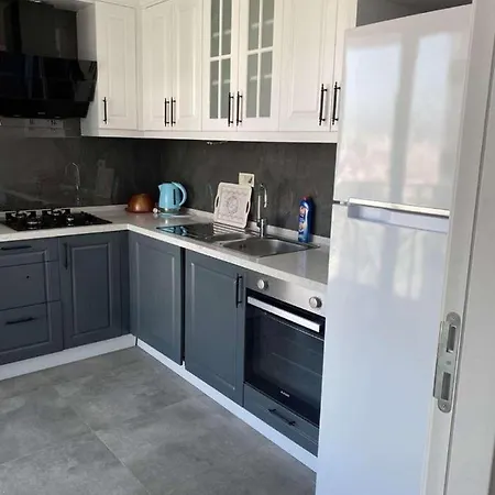 Omar Bagcilar Apartment